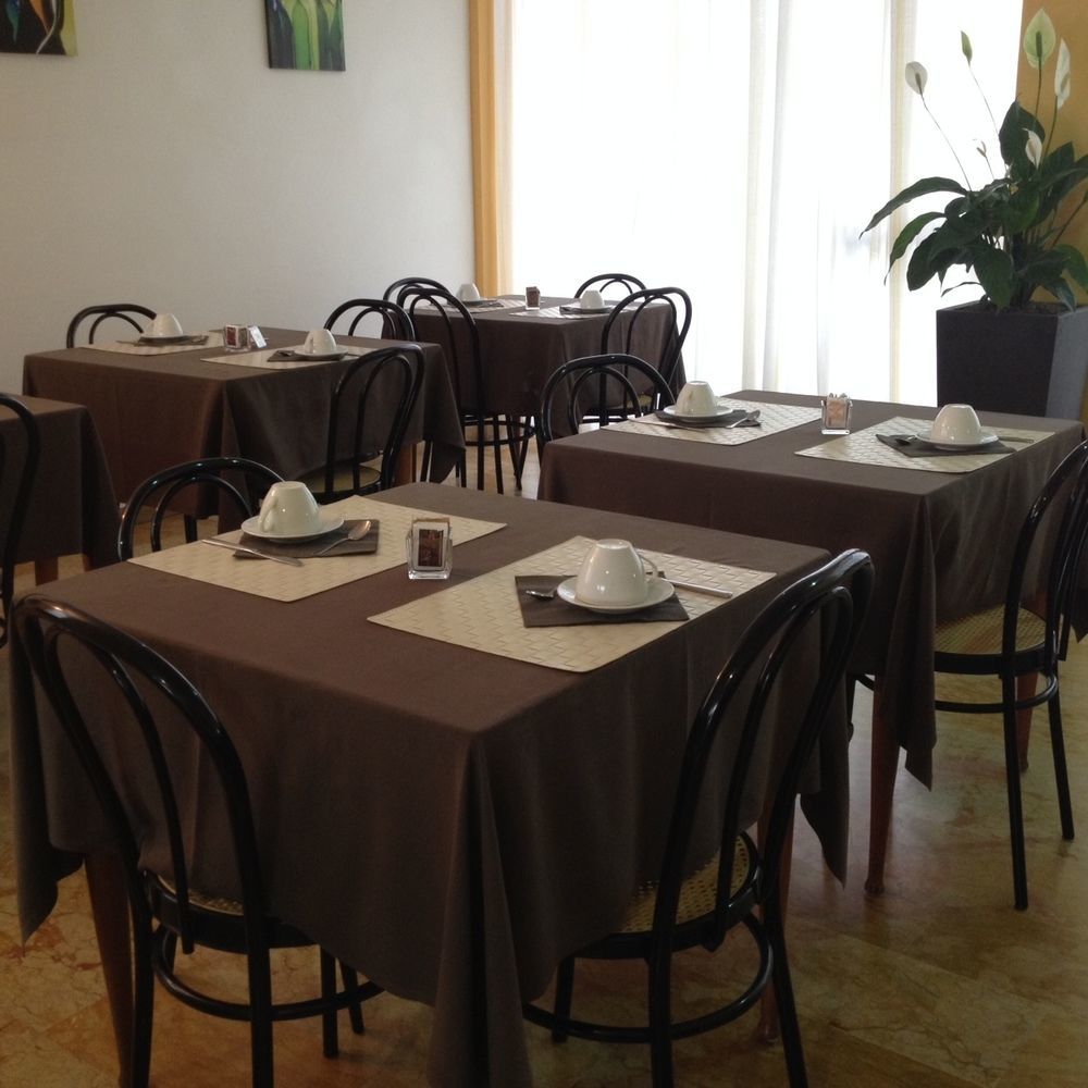 Hotel Capitol Pesaro Exterior photo